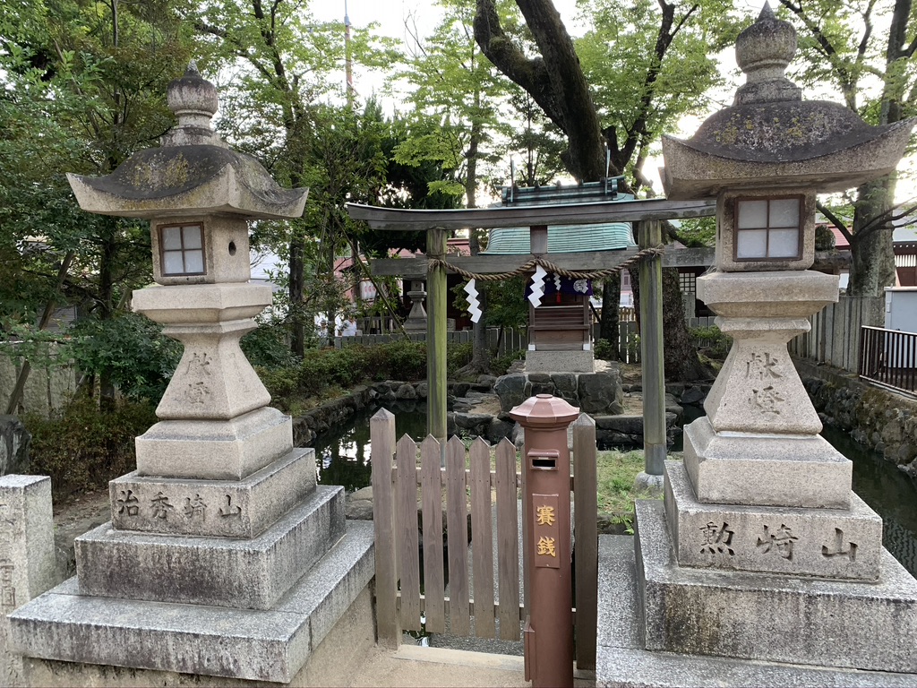 石切劔箭神社　水神社