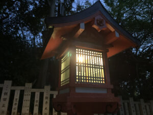 枚岡神社　参道　灯籠